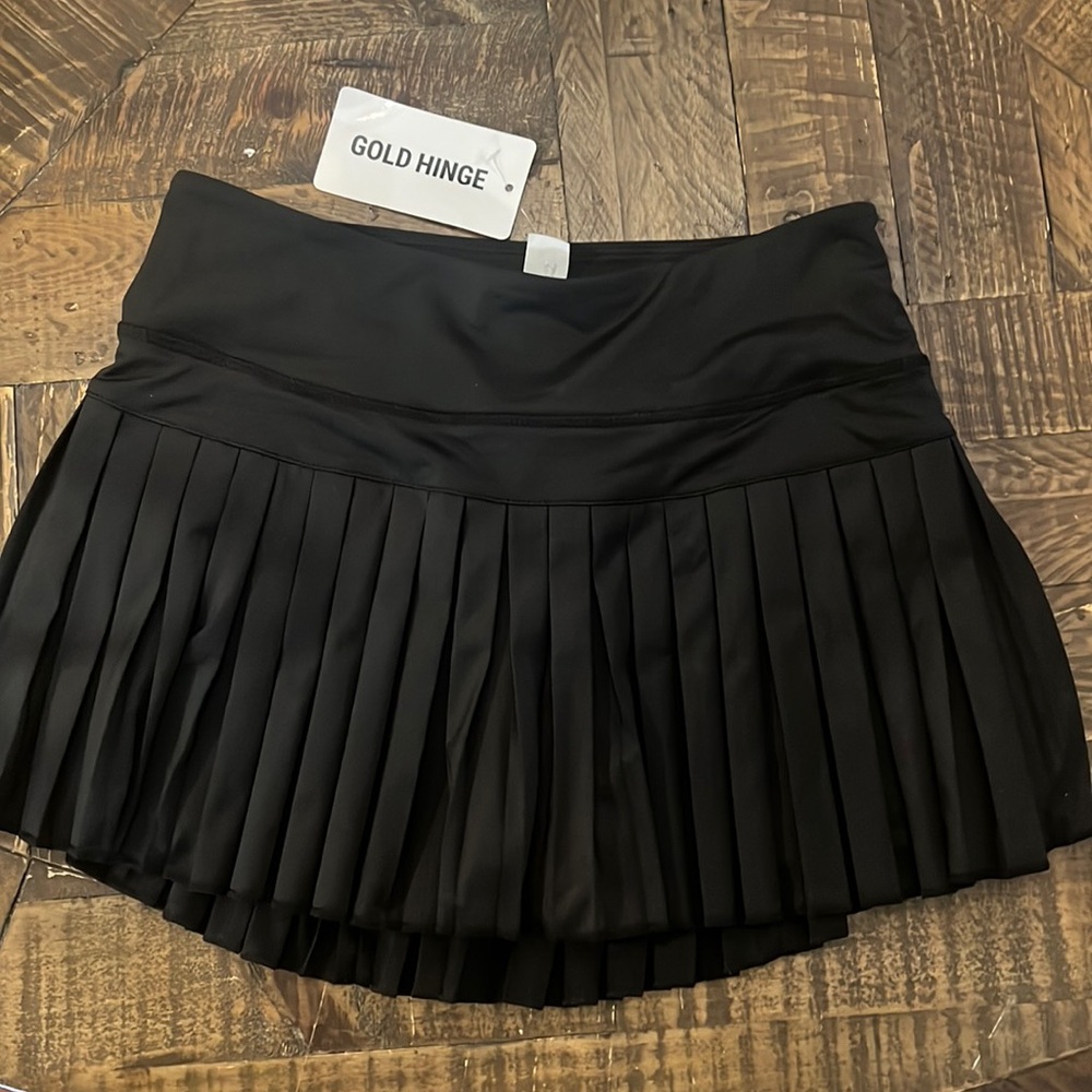 Gold Hinge Black Pleated Tennis Skirt